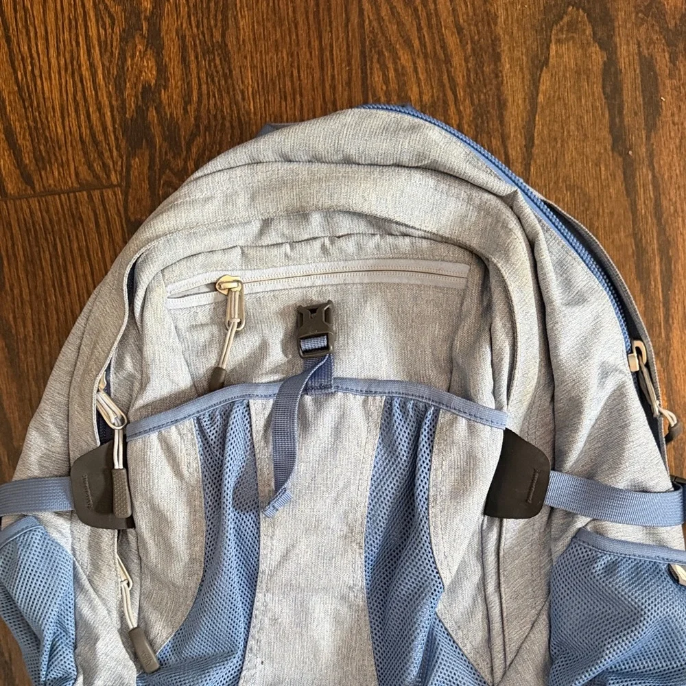 The North Face Backpack - Picture 2 of 6